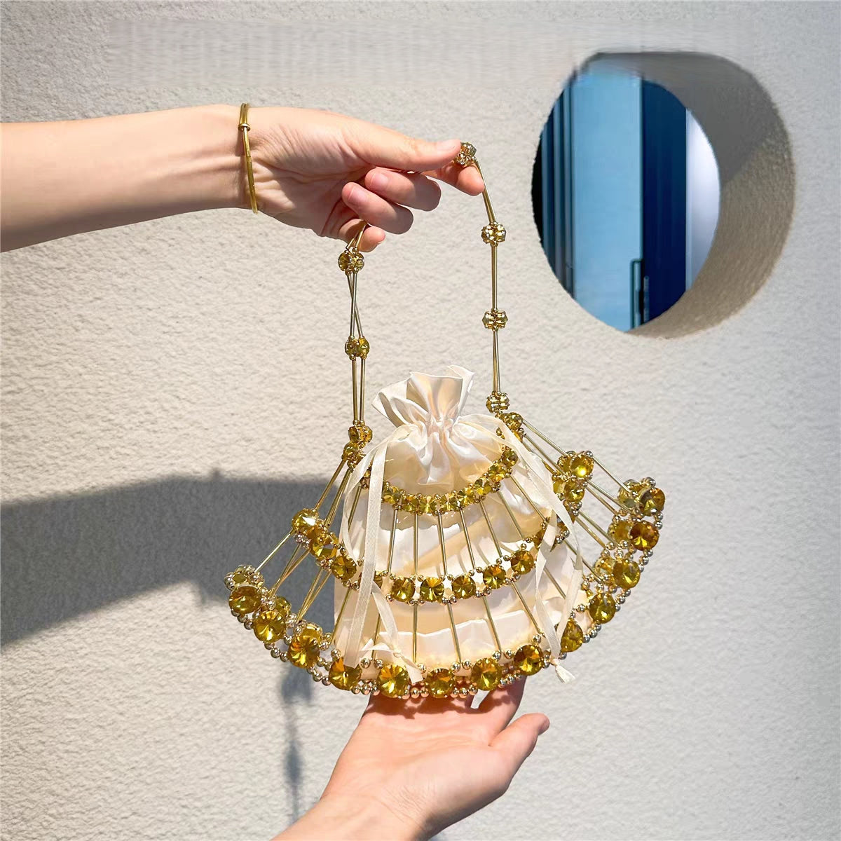 European & American Style Gold Vintage Diamond-Trimmed Metal-Woven Hollow-Out Women's Mini Handheld Evening Bag