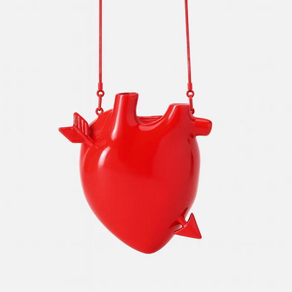 European fashion, niche design, heart chain bag, metal evening clutch, statement shoulder bag, avant-garde accessory