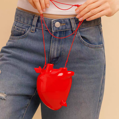 European fashion, niche design, heart chain bag, metal evening clutch, statement shoulder bag, avant-garde accessory
